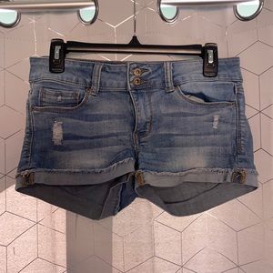 Soft stretchy jean shorts, size 5